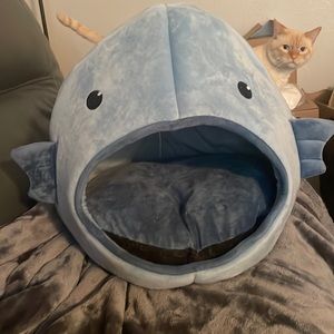 Brand new whale cat bed